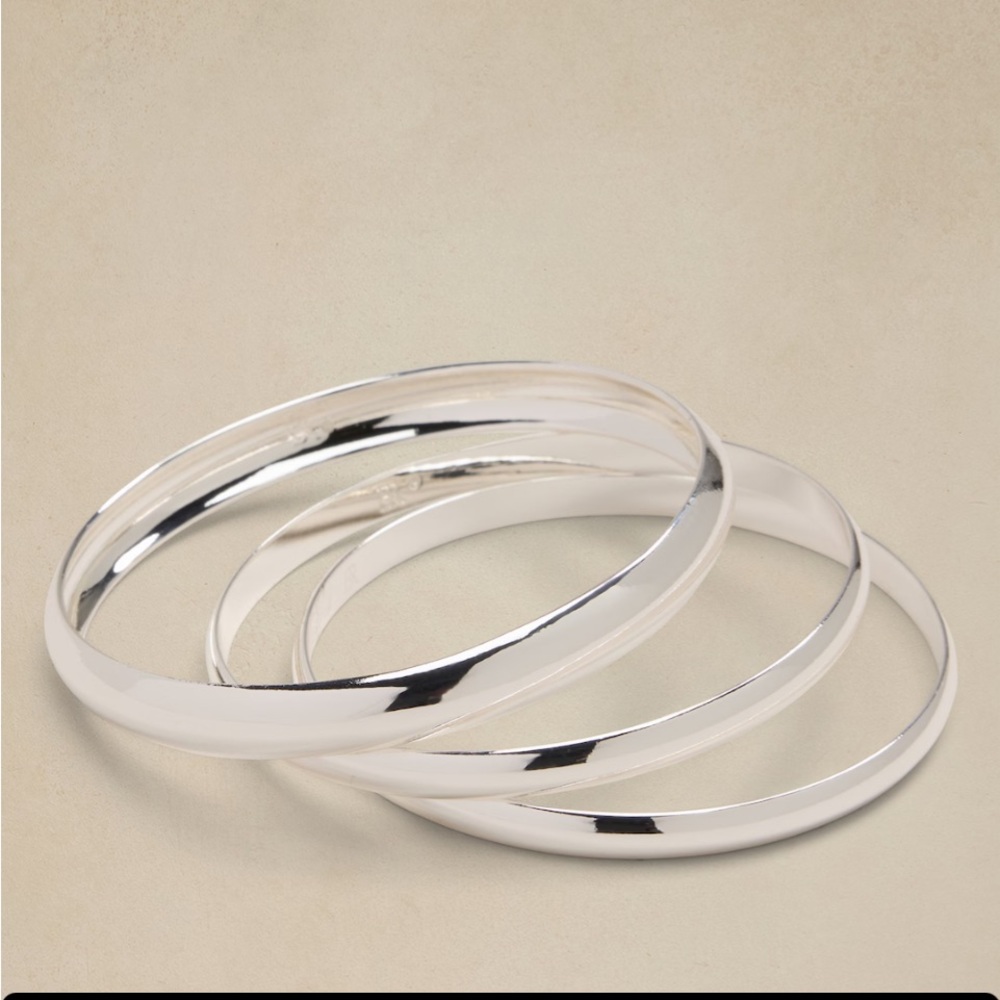 NWT‎ BANANA REPUBLIC TRIPLE SILVER BANGLE SET